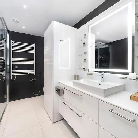Top-floor 97m2 2br - Balcony - 2 Parking Spaces * Таллин