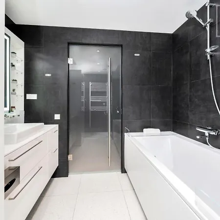 Top-floor 97m2 2br - Balcony - 2 Parking Spaces Таллин